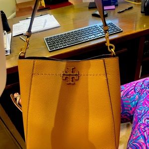 Tory Burch bucket bag just purchase don’t want